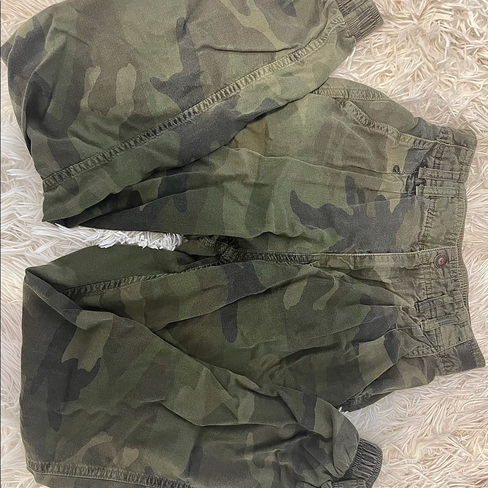 hollister camo high rise joggers